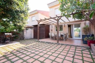 Maison jumelée  Carrer nards dels. Maravilloso adosado en montroig