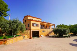 Haus  Carrer del pla de la teixeta. Chalet premium en el remei alcover jardín piscina, barbacoa, gar