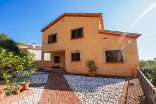 Casa  Carrer del pla de la teixeta. Chalet premium en el remei alcover jardín piscina, barbacoa, gar