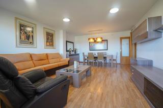 Lloguer Pis a Vila-seca Poble. Moderno piso de 3 habitaciones en vilaseca  con 2 parkings inclu