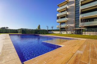 Piso  Calle lluis domenech montaner. Piso con jardín privado, 3 habitaciones y piscina en salou  zona