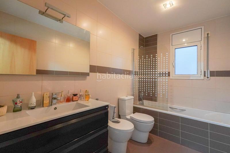 Foto 77a0ba0d-333f-4bc7-bb2a-5b480a6df848. Casa adossada amb calefacció aparcament a Migjorn Reus