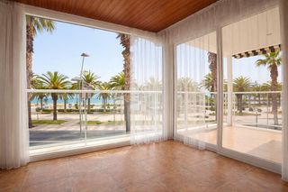 Etagenwohnung  Passeig jaume i. Espectacular piso en primera linea de mar, con una cochera y gra