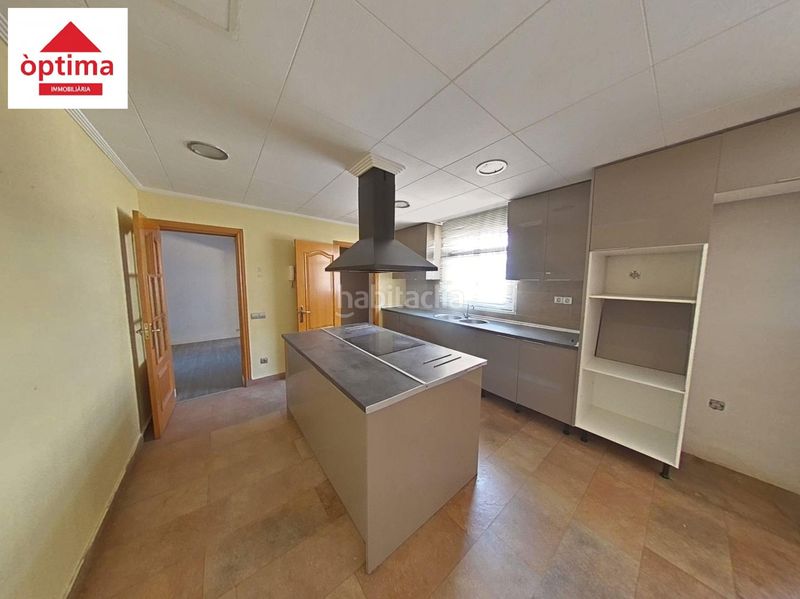 Foto ef599883-d95d-4a96-bcc3-16db0ec5ba4e. Casa amb aparcament a Migjorn Reus