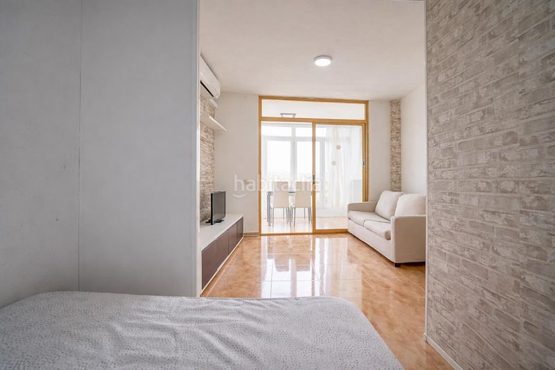Foto ca5e1350-e2c6-4cfc-a868-6e2cbcfb7faf. Loft amb piscina a Mar i Camp - Platja dels Capellans Salou