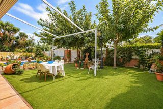 Xalet  Nards dels. Chalet independiente con encanto, piscina y terraza en montroig