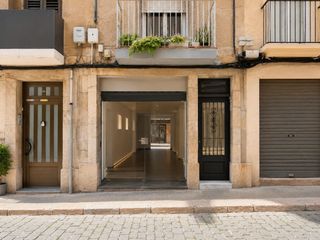 Locale commerciale  Calle de sant francesc. Local céntrico en reus con gran potencial profesional