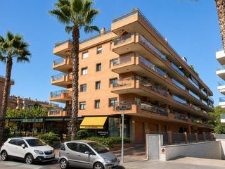 Aparcament cotxe a Carrer de Barcelona 85
