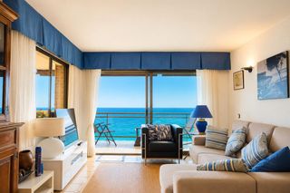 Appartement  Calle cala de la font. Exclusivo piso en primera línea de mar con terraza y vistas espe