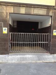 Aparcament cotxe a Mercado