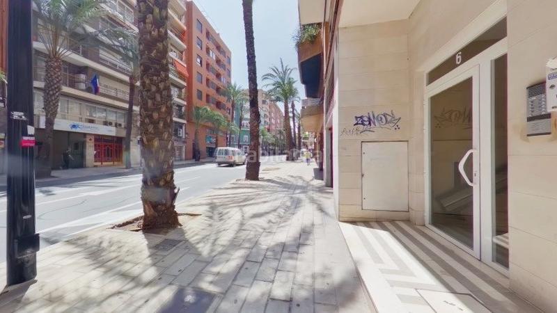 Foto 5efe8bbe-9e2f-4994-8b6a-3a8dd3e47b8f. Alquiler local comercial local sin comisión de agencia con salida de humos en Alicante