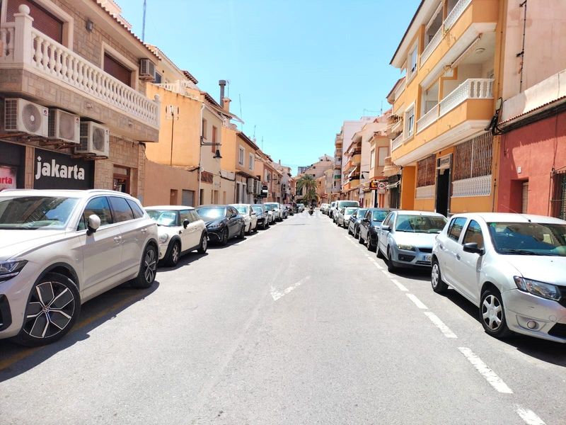 Foto 03da7ecd-2474-4a5e-816d-acfec35768de. Pis a Campello Playa Campello (el)