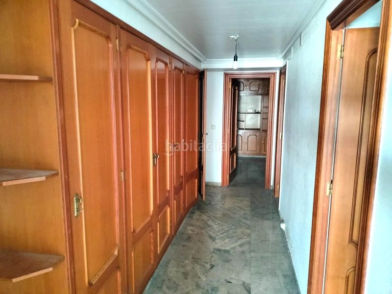 Foto 4c6a1f9e-adf1-4d70-894c-847ad560e164. Pis a Campello Playa Campello (el)