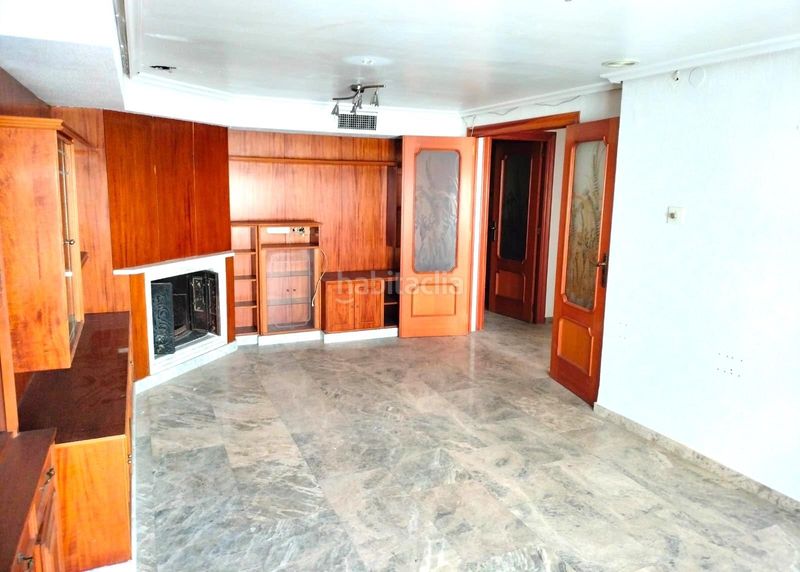 Foto 860c7ec3-2d11-41cb-aa15-da4a7d7518d4. Pis a Campello Playa Campello (el)