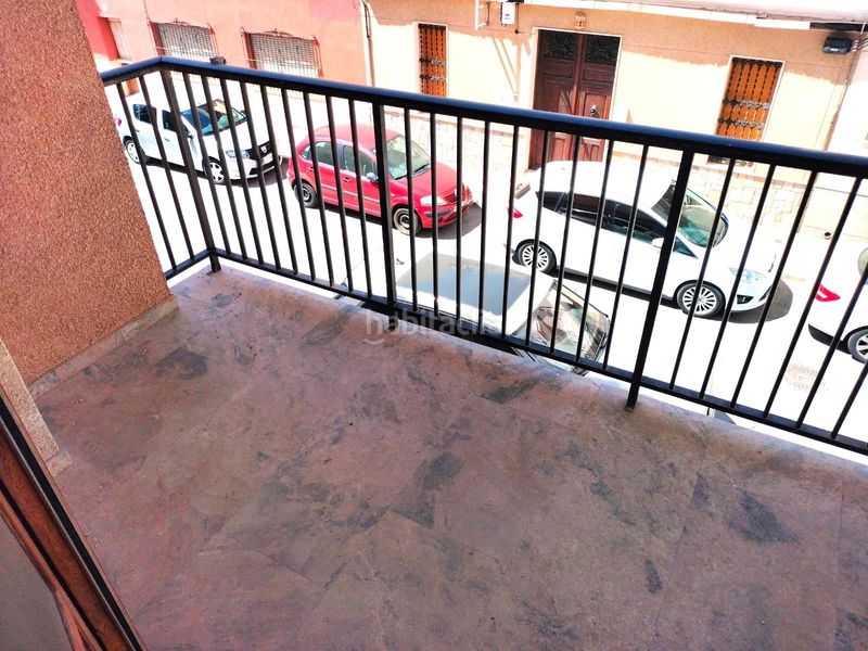 Foto a8cec8dd-3ddd-4979-8585-378e01c3eae1. Pis a Campello Playa Campello (el)