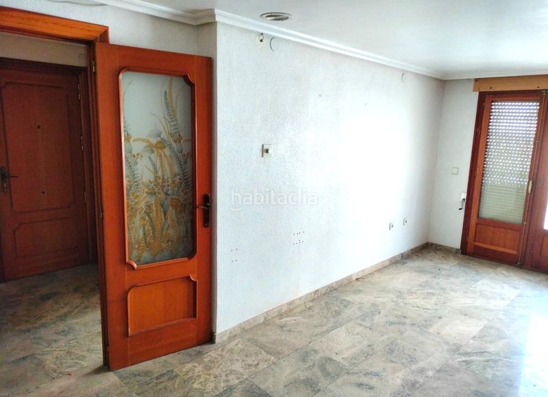 Foto ac7aee80-0b94-4b91-a487-d8fe0e2ece9b. Pis a Campello Playa Campello (el)