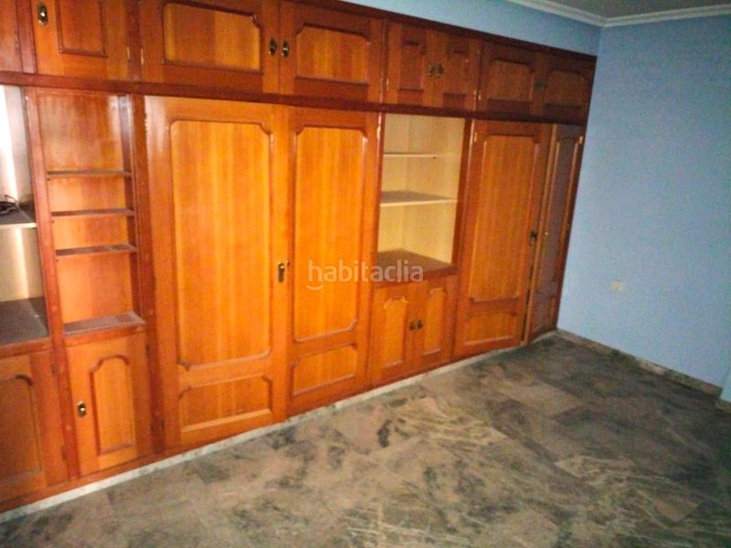 Foto b852bdc3-3ea7-4b34-a8a1-a56fc28075bd. Pis a Campello Playa Campello (el)