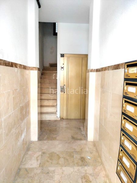 Foto c50eafc2-487b-4662-8ab3-fb8bc21c9826. Pis a Campello Playa Campello (el)