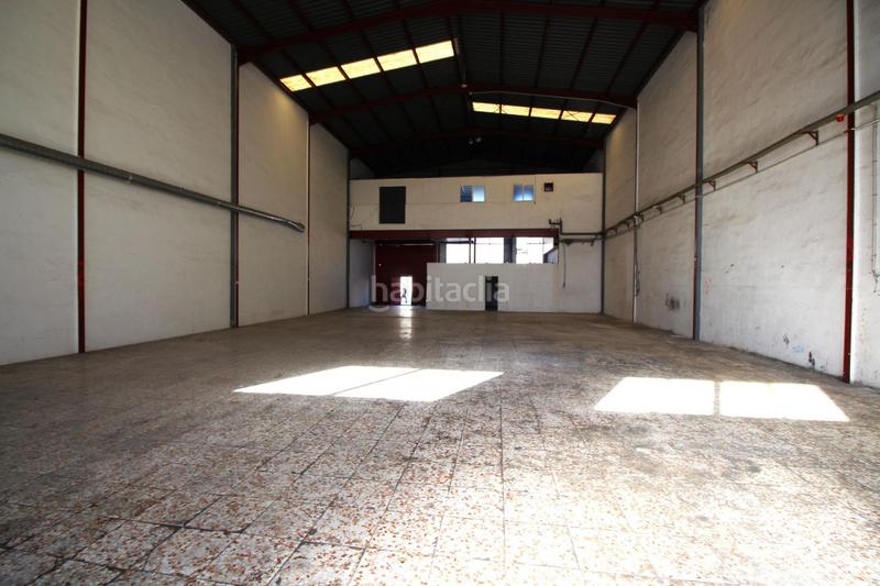 Foto 8be54a4d-cdd9-4023-b127-7302ef0b1cab. Rent industrial building in Torrellano Elche / Elx