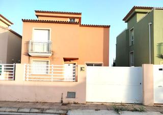 Casa adossada a Escandinavia-Cautivador. Chalet adosado en lalfàs del pi, alicante