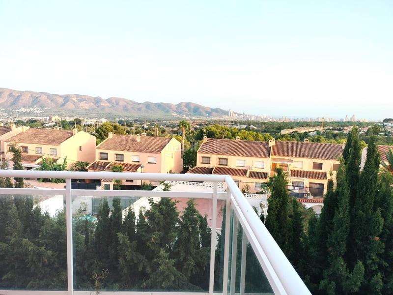 Foto a8ad409a-e1fc-440f-b400-4ca91c818594. Casa adossada amb aparcament a Escandinavia-Cautivador Alfàs del Pi (l´)