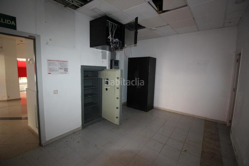 Foto a608b60d-f37b-4e69-9041-25b3058602b0. Lloguer local comercial a Almoradí