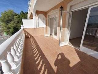 Casa a San Fulgencio. Amplio bungalow con solarium