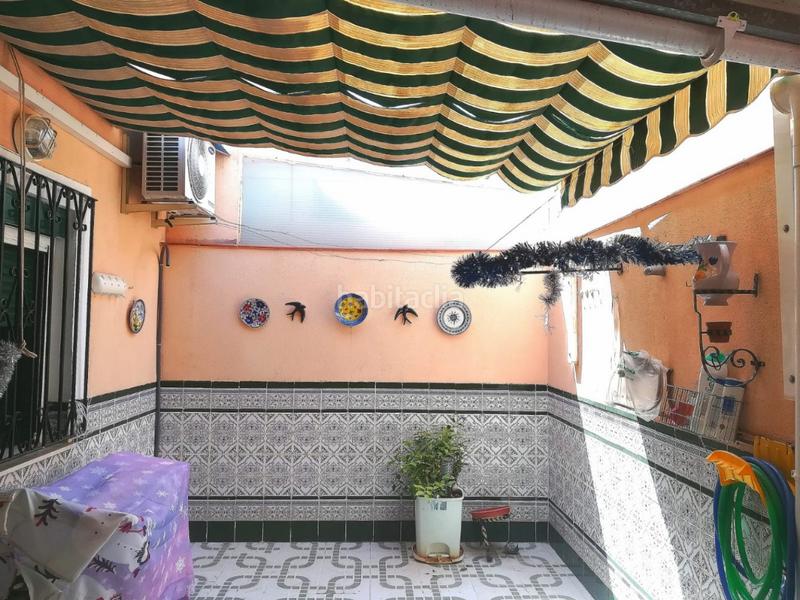 Foto cf9f796e-9691-4249-9eb6-44019dd00f33. Planta baja  con fachada a pasillo particular muy traquilo en Alcázares (Los)