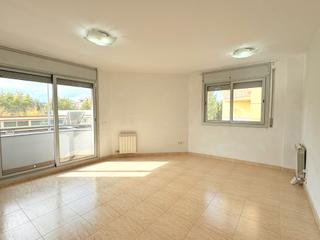 Pis  Carrer del mol. Piso con plaza de parquing, trastero y zona comunitaria con pisc