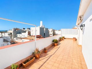 Àtic  Plaça de la inmaculada concepció. Ático con gran terraza cerca del paseo marítimo