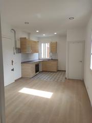Location Appartement  Carrer de santa carolina. Piso totalmente reformado a estrenar