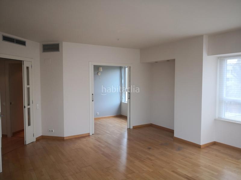 Foto b4d2e5ed-6b07-44f0-9cbc-66750319455e. Affitto appartamento con riscaldamento parcheggio piscina in Barcelona