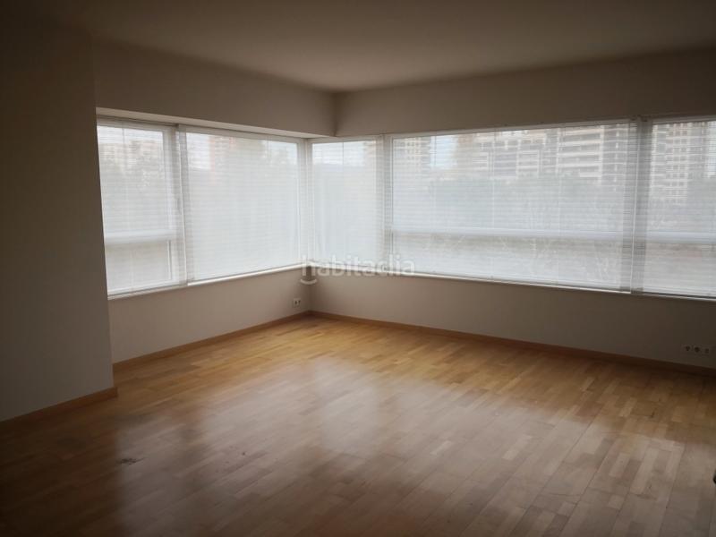 Foto ce12ffa1-365c-4a12-ae04-1e7feab29845. Affitto appartamento con riscaldamento parcheggio piscina in Barcelona