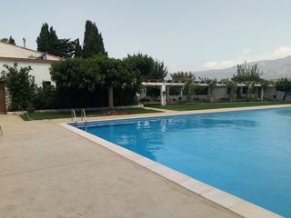 Estudi a Nord. Se vende estudio en roses con piscina y parking com.