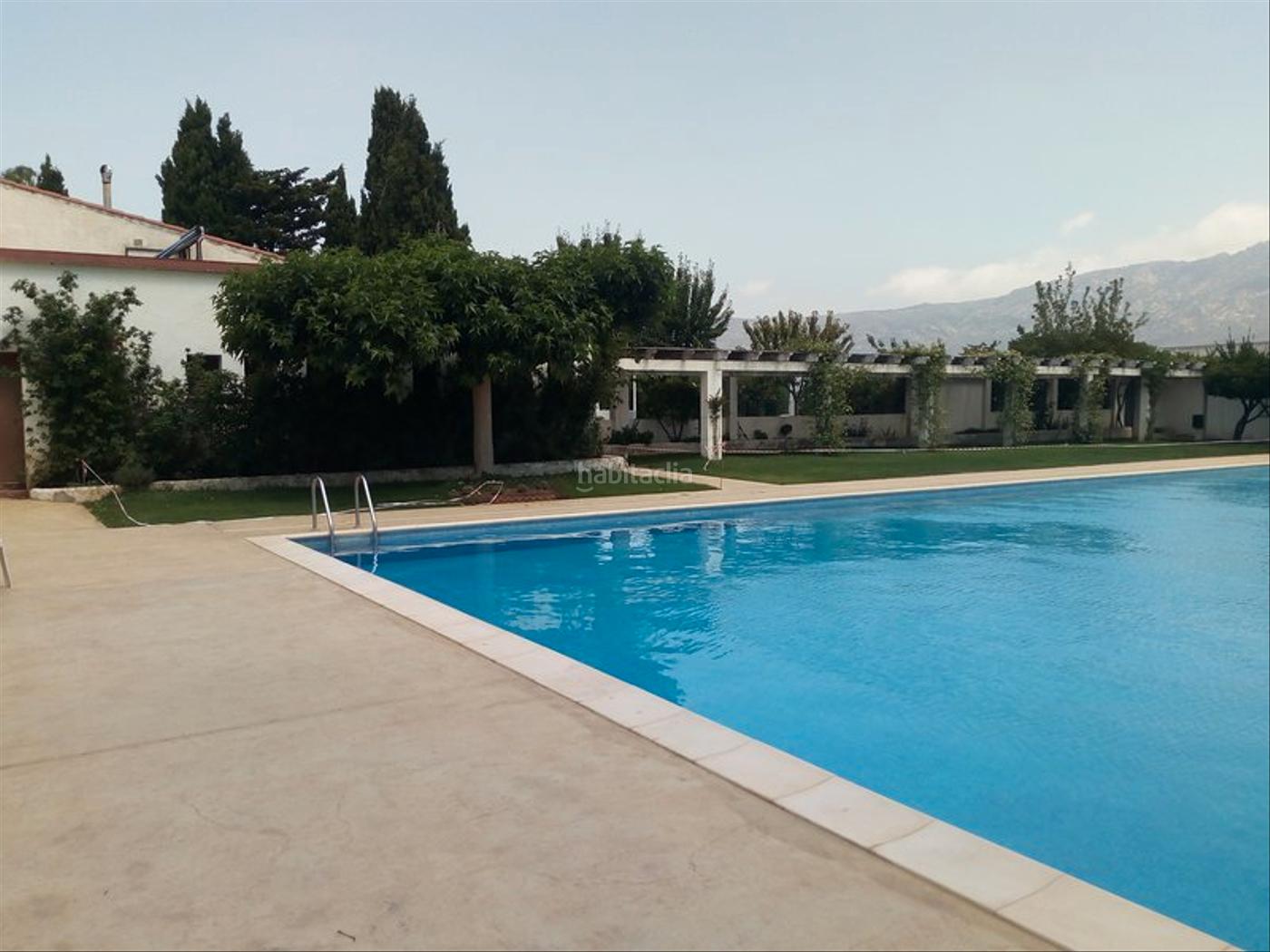 SE VENDE ESTUDIO REFORMADO EN ROSES CON PISCINA Y PARKING COM. Roses