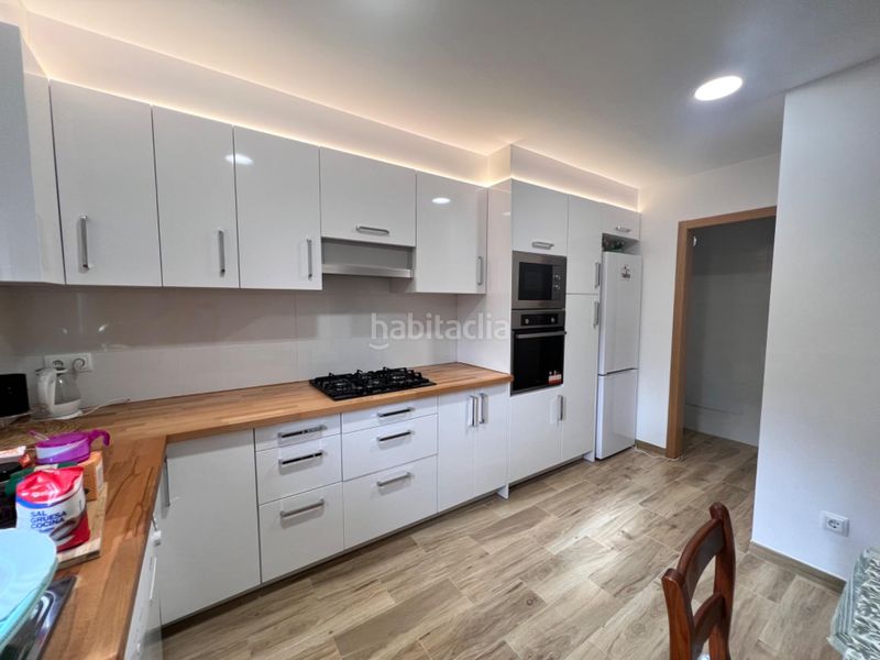 Foto 7d695cdc-b1cc-4bc7-96f8-d8019e667486. Casa  edificio en Campanet