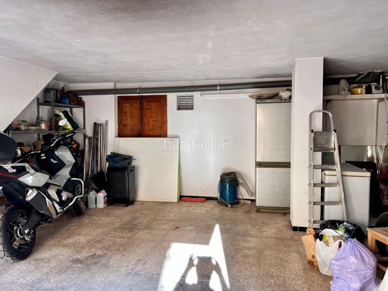 Foto d43c80b2-0646-481f-b48e-6e49bfe76c6d. Casa  edificio en Campanet