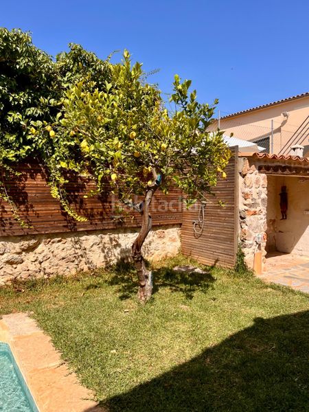 Foto d5fb18a5-9b17-4282-a67c-98db7ecb286a. Casa amb piscina a Campanet
