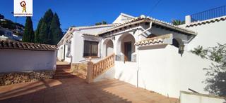 Xalet en Benissa Pueblo. Villa en montemar