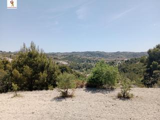 Terreny residencial a Benissa Pueblo. Fantástica parcela rústica de 10.894 m2 con vistas totalmente ab