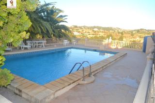 Lloguer Apartament a Benissa Pueblo. Apartamento en el campo con piscina en benissa