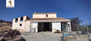 Casa en Benissa Pueblo. Gran casa de campo para reformar en benissa