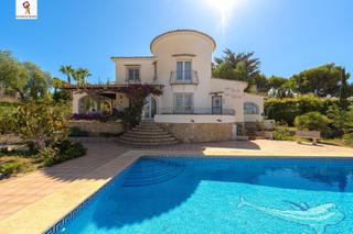 Chalet à Casco Urbano. Villa mediterránea con pisicna y maravillosas vistas