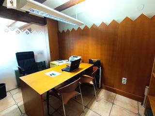 Lloguer Local Comercial a Benissa Pueblo. Excelente local para profesionales con dos despachos