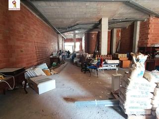 Location Local commercial à Benissa Pueblo. Espacioso local en venta y alquiler con muchas posibilidades