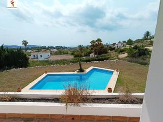 Location Chalet à Paichi. Amplio chalet con piscina y vistas al mar en moraira