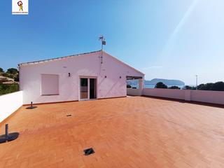 Rent Apartment in Paichi. Se alquila apartamento con gran terraza en moraira