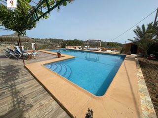 Affitto Casa a schiera in Benissa Pueblo. Coqueto chalet adosado en benissa. alquiler de septiembre a juni