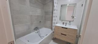 Location Appartement à Barris Marítims. Solo estudiantes comodo piso impecable de 2 dormitorios dobles e