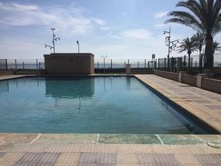 Apartamento en Pep ventura 25. Apartamento de 3 habitaciones con ascensor, piscina, conserje to